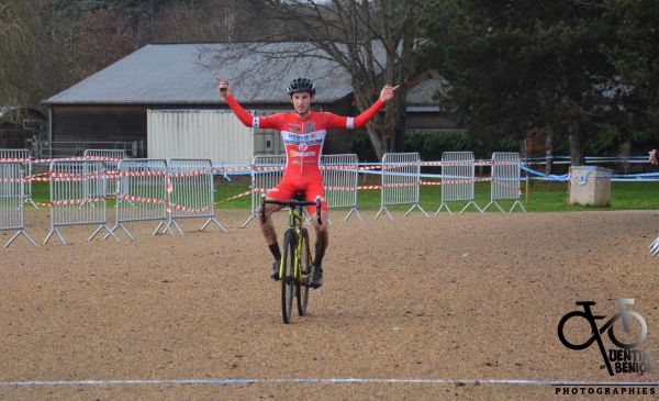 Alexandre Brisard, vainqueur au Lac de Maine